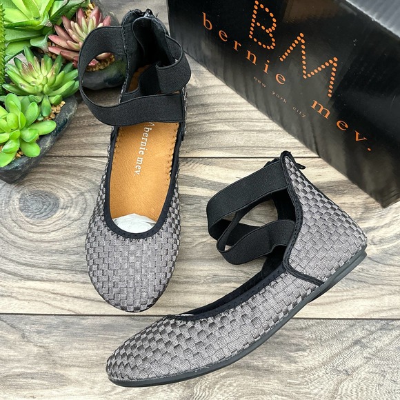 NIB Bernie Mev 38 Monica Ankle Strap Woven Ballet Flats Gunmetal